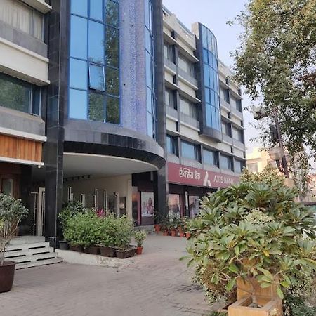 Hotel Crystal Palace Meerut Zewnętrze zdjęcie