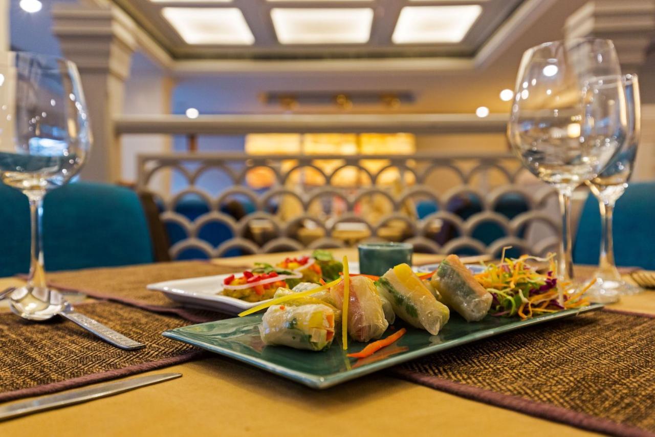 Hotel Crystal Palace Meerut Zewnętrze zdjęcie