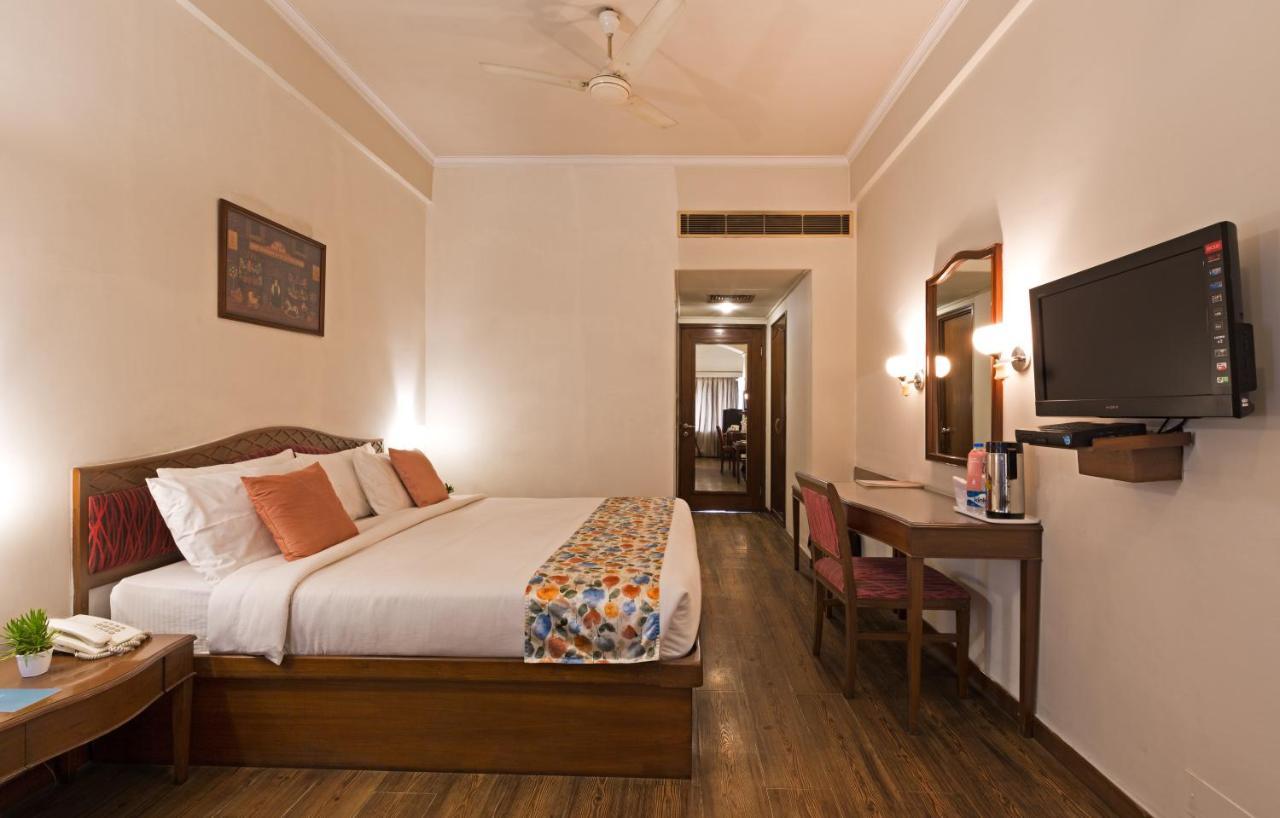 Hotel Crystal Palace Meerut Zewnętrze zdjęcie