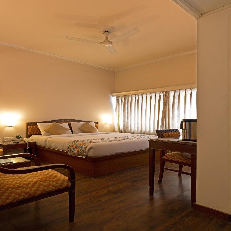 Hotel Crystal Palace Meerut Zewnętrze zdjęcie