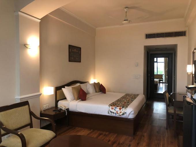 Hotel Crystal Palace Meerut Zewnętrze zdjęcie
