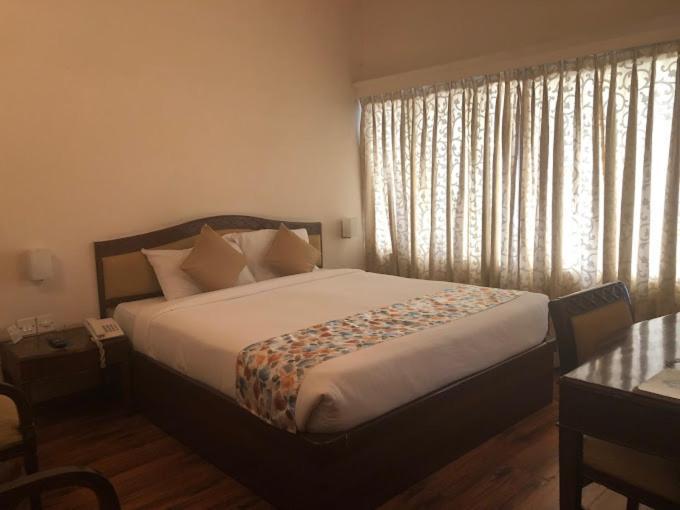 Hotel Crystal Palace Meerut Zewnętrze zdjęcie