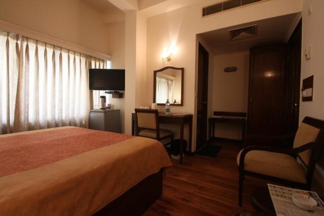Hotel Crystal Palace Meerut Zewnętrze zdjęcie